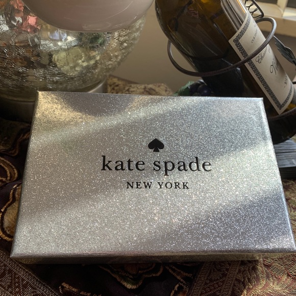 Authentic KATE SPADE Leather gift print card case and keychain set - Picture 10 of 10